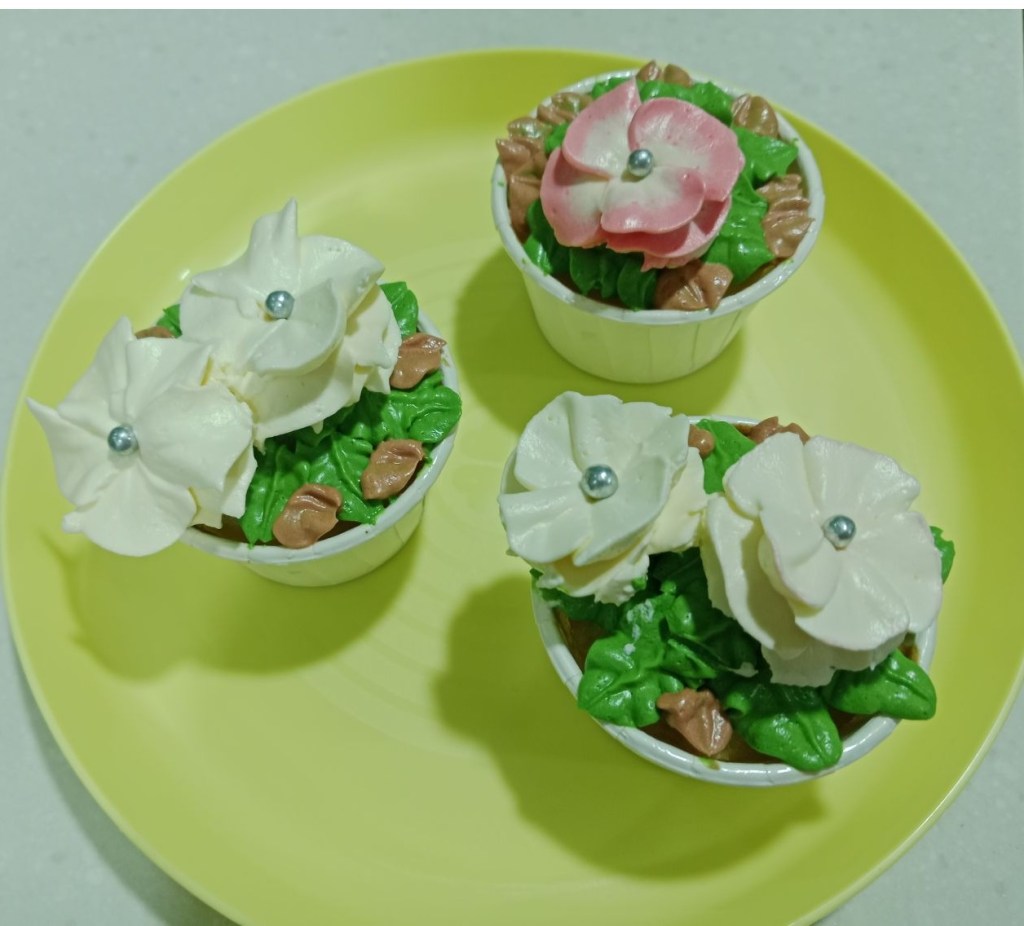 Cupcake with Apple Blossom Flowers by COCAKERY